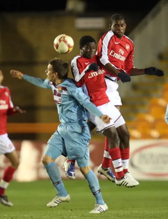 Framed Print : Jay Thomas and Emmanuel Frimpong (Arsenal) Oliver Lee (West Ham)