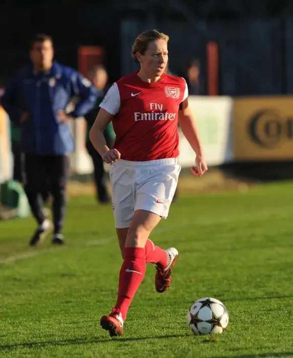 Framed Print : Jayne Ludlow (Arsenal). Arsenal Ladies 5: 1 Rayo Vallecano. Womens UEFA Champions League