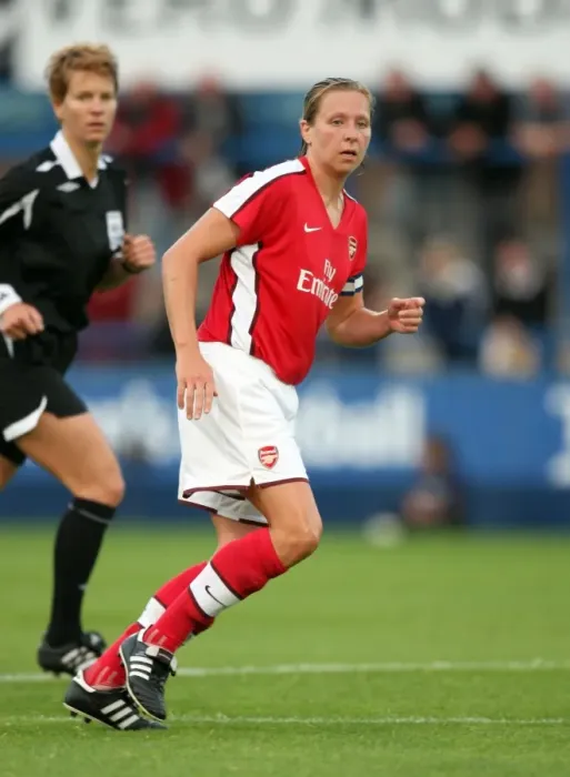 Framed Print : Jayne Ludlow Celebrates Arsenal's FA Womens Community Shield Victory over Everton (2008)