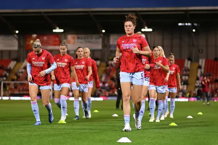 Framed Print : Jennifer Beattie's Focused Preparation: Arsenal vs Manchester United, Barclays Women's Super League
