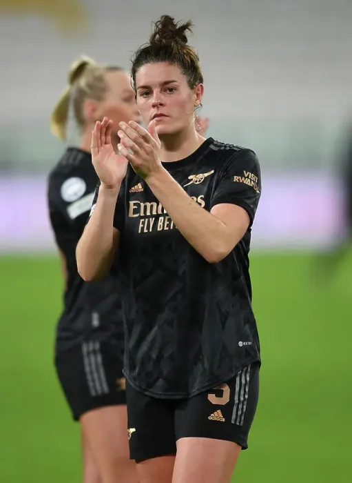 Framed Print : Jennifer Beattie's Triumphant Clap: Arsenal's Victory in Juventus vs. Arsenal (UEFA Women's Champions League Group C, Turin 2022)