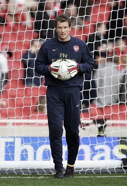 Jens Lehmann (Arsenal) warms up before the match