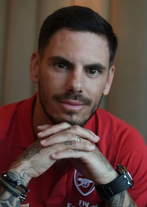 Framed Print : Jeremie Aliadiere: Arsenal Legend Gears Up for Epic Showdown Against Real Madrid Legends at Bernabeu