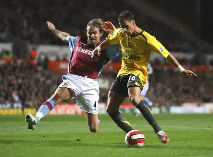 Framed Print : Jeremie Aliadiere (Arsenal) Olef Mellberg (Aston Villa)