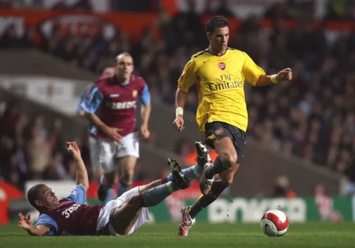 Framed Print : Jeremie Aliadiere (Arsenal) Wilfred Bouma (Aston Villa) Framed Print : Jeremie Aliadiere (Arsenal) Wilfred Bouma (Aston Villa)