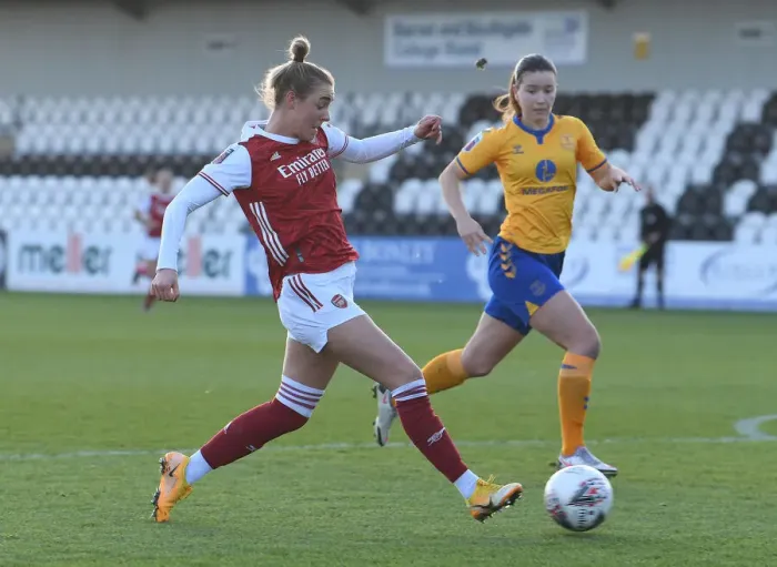Framed Print : Jill Roord's Star Performance: Arsenal Women Triumph Over Everton in FA WSL Clash