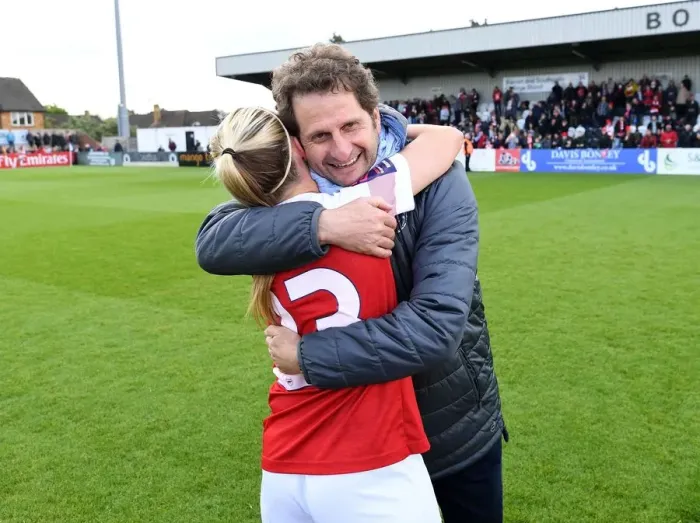 Framed Print : Joe Montemurro and Beth Mead: Celebrating Arsenal Women's Victory over Manchester City