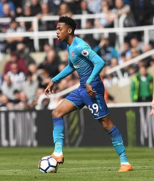 Joe Willock in Action: Arsenal's Midfield Star Shines Against Newcastle United, Premier League 2017-18