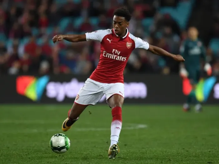 Framed Print : Joe Willock: Arsenal Midfielder Shines in Action against Western Sydney Wanderers (2017-18)