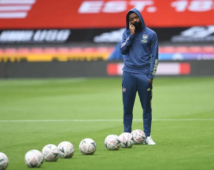 Framed Print : Joe Willock Gears Up: Arsenal's Quarter Final Showdown vs Sheffield United in FA Cup 2019-20