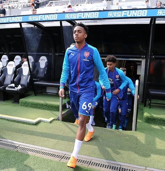 Joe Willock Gears Up: Arsenal's Young Gun Readies for Newcastle United Clash (Newcastle United v Arsenal 2017-18)