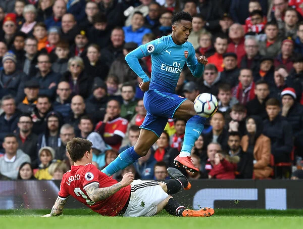 Joe Willock Outsmarts Victor Lindelof: A Premier League Tactical Clash at Old Trafford