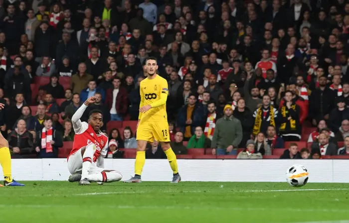 Framed Print : Joe Willock's Hat-Trick: Arsenal's Europa League Victory over Standard Liege