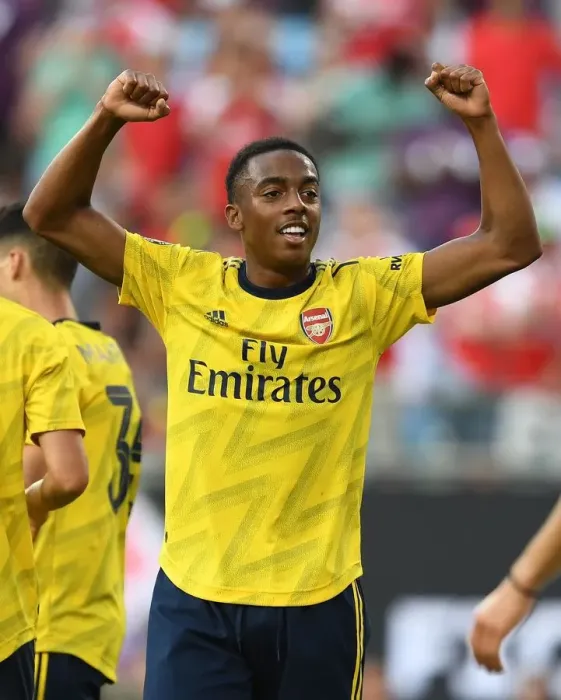 Framed Print : Joe Willock's Hat-Trick: Arsenal's Triumph over Fiorentina in 2019 International Champions Cup, Charlotte
