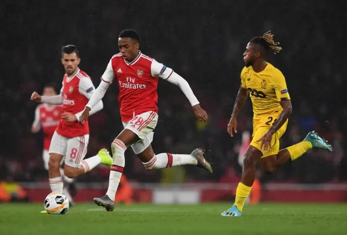 Framed Print : Joe Willock's Thrilling Goal: Arsenal Triumphs Over Standard Liege in Europa League Framed Print : Joe Willock's Thrilling Goal: Arsenal Triumphs Over Standard Liege in Europa League