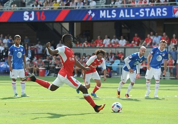 Joel Campbell Scores Penalty for Arsenal against MLS All-Stars, 2016
