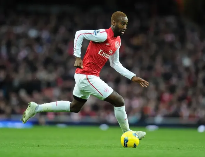 Framed Print : Johan Djourou: In Action for Arsenal Against Queens Park Rangers (2011-12) Framed Print : Johan Djourou: In Action for Arsenal Against Queens Park Rangers (2011-12)