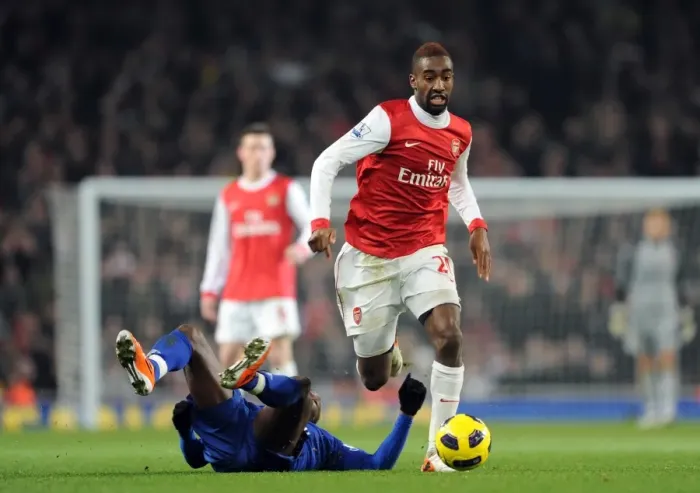 Framed Print : Johan Djourou (Arsenal) Louis Saha (Everton). Arsenal 2: 1 Everton. Barclays Premier League