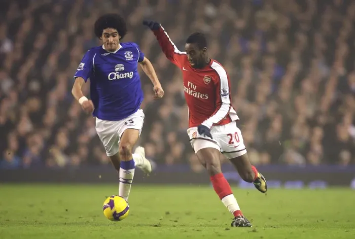Framed Print : Johan Djourou (Arsenal) Marouane Fellaini (Everton) Framed Print : Johan Djourou (Arsenal) Marouane Fellaini (Everton)
