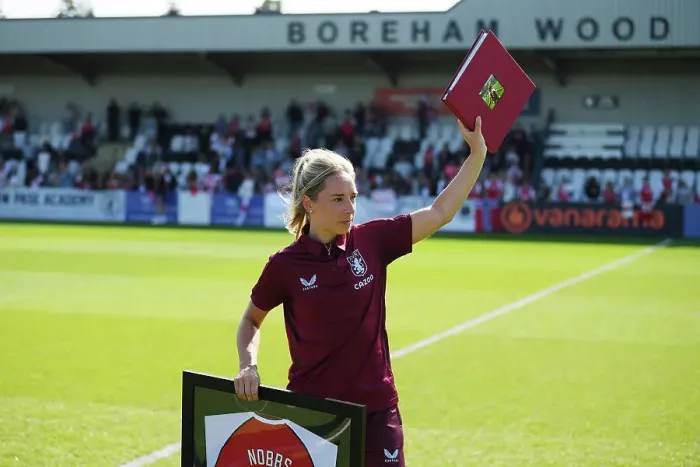 Framed Print : Jordan Nobbs Bids Farewell: Emotional Reunion as Ex-Arsenal Star is Honored at Meadow Park