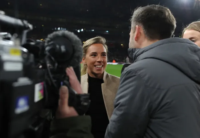 Framed Print : Jordan Nobbs at Half-Time: Arsenal Women's Battle in Europa League Against AC Milan Framed Print : Jordan Nobbs at Half-Time: Arsenal Women's Battle in Europa League Against AC Milan