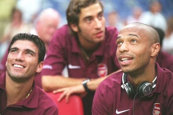 Jose Reyes and Thierry Henry (Arsenal). Ajax 0: 1 Arsenal