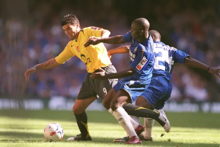 Framed Print : Jose Reyes vs. Claude Makelele: Arsenal vs. Chelsea in the FA Community Shield, 2005