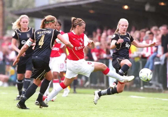 Framed Print : Julie Fleeting (Arsenal) Anna Paulson and Karolina Westberg (Umea) Framed Print : Julie Fleeting (Arsenal) Anna Paulson and Karolina Westberg (Umea)