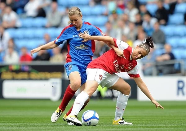 Julie Fleeting (Arsenal) Anouk Hoogendijk (Bristol). Arsenal Ladies 2:0 Bristol Academy