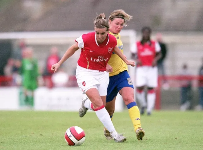 Framed Print : Julie Fleeting (Arsenal) Catherine Pske-Sorensen (Brondby)
