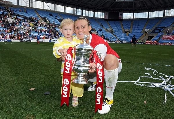 Julie Fleeting (Arsenal) with the FA Cup Trophy. Arsenal Ladies 2:0 Bristol Academy