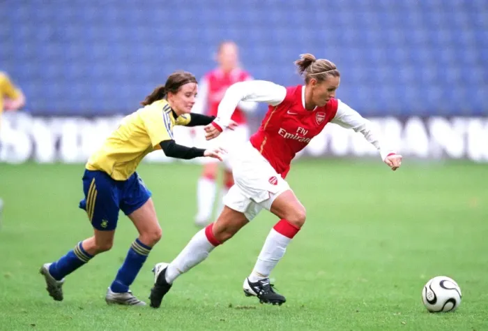 Framed Print : Julie Fleeting (Arsenal) Mia Birkehoj Olsen (Brondby) Framed Print : Julie Fleeting (Arsenal) Mia Birkehoj Olsen (Brondby)