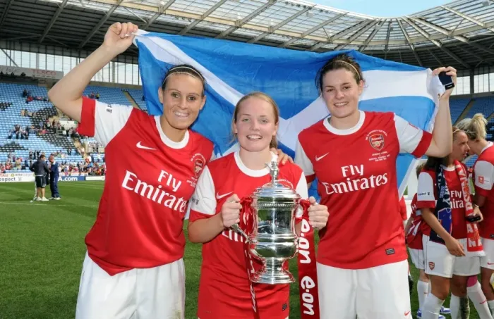 Framed Print : Julie Fleeting, Kim Little and Jennifer Beattie (Arsenal) with the FA Cup Trophy Framed Print : Julie Fleeting, Kim Little and Jennifer Beattie (Arsenal) with the FA Cup Trophy