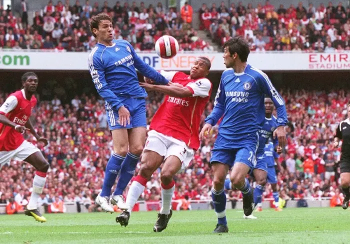 Framed Print : Julio Baptista (Arsenal) Khalid Boulahrouz and Paulo Ferreira (Chelsea) Framed Print : Julio Baptista (Arsenal) Khalid Boulahrouz and Paulo Ferreira (Chelsea)