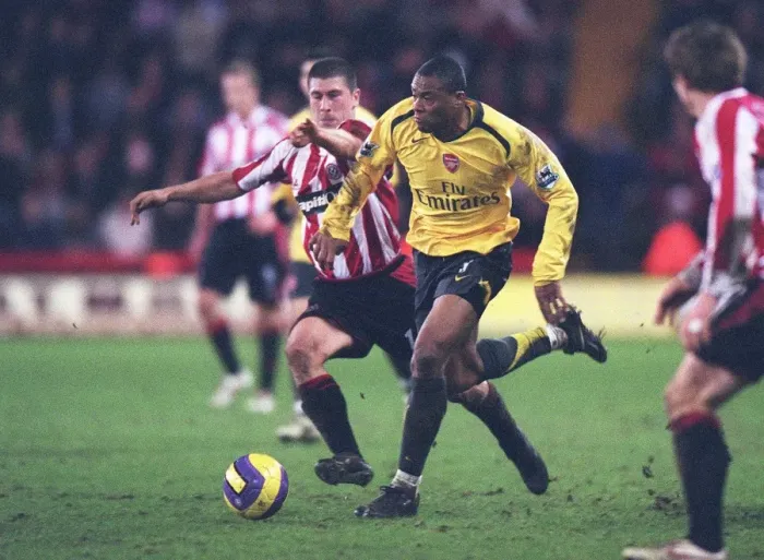 Framed Print : Julio Baptista (Arsenal) Nick Montgomery (Sheff Utd) Framed Print : Julio Baptista (Arsenal) Nick Montgomery (Sheff Utd)