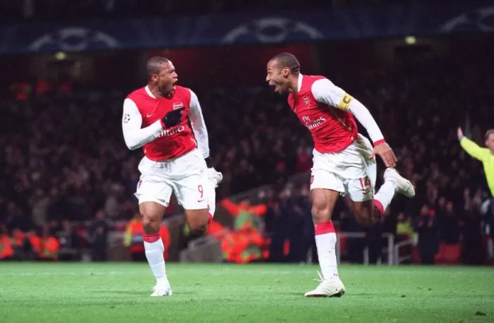 Framed Print : Julio Baptista celebrates scoring Arsenals 3rd goal with Thierry Henry