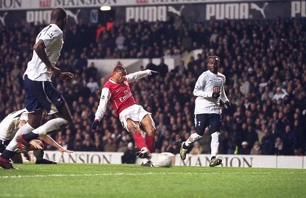 Julio Baptista scores his and Arsenals 2nd goal