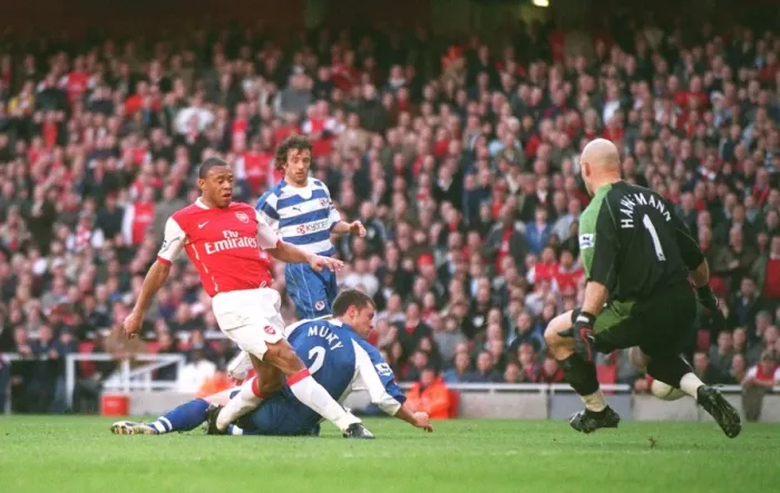 Framed Print : Julio Baptista scores Arsenals 2nd goal past Marcus Hahnemann Framed Print : Julio Baptista scores Arsenals 2nd goal past Marcus Hahnemann
