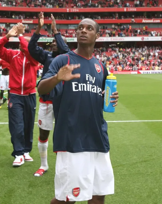 Framed Print : Justin Hoyte in Action: Arsenal vs. Chelsea, 1:1 Stalemate, FA Premiership, Emirates Stadium, 6 / 5 / 07
