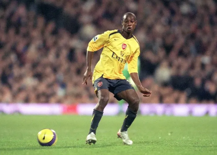 Framed Print : Justin Hoyte in Action: Fulham vs Arsenal, FA Premiership, 29 / 11 / 06 Framed Print : Justin Hoyte in Action: Fulham vs Arsenal, FA Premiership, 29 / 11 / 06