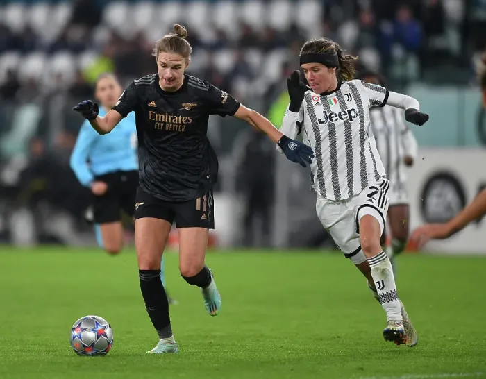Framed Print : Juventus vs. Arsenal: Miedema Faces Pedersen in UEFA Women's Champions League Clash
