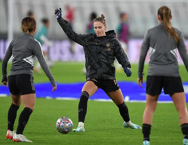 Juventus vs Arsenal: Miedema Leads Women's Champions League Clash in Turin