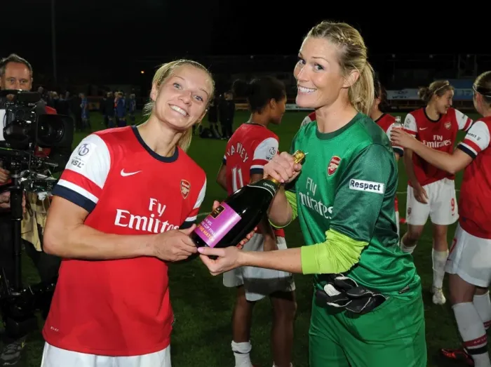 Framed Print : Katie Chapman and Emma Byrne (Arsenal) celebrate after the match. Arsenal Ladies 1