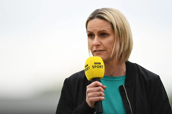 Kelly Smith at Half-Time: Arsenal Women's FA WSL Match Against Aston Villa