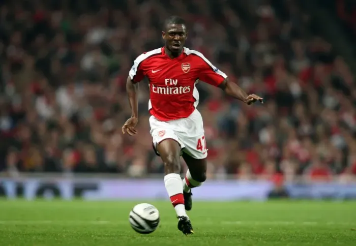 Framed Print : Kerrea Gilbert in Action: Arsenal's 2-1 Carling Cup Victory over Liverpool at Emirates Stadium (2009)