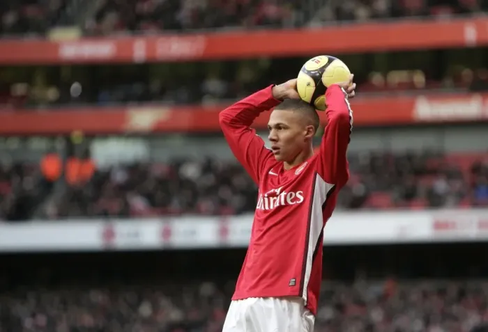 Framed Print : Kieran Gibbs in Action: Arsenal's 3:1 FA Cup Victory over Plymouth Argyle (2009) Framed Print : Kieran Gibbs in Action: Arsenal's 3:1 FA Cup Victory over Plymouth Argyle (2009)