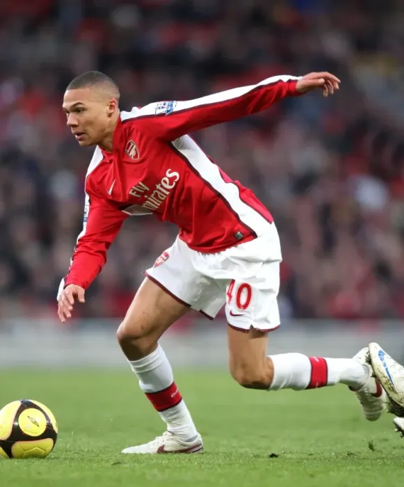 Framed Print : Kieran Gibbs in Action: Arsenal's Victory over Plymouth Argyle in FA Cup (3:1) Framed Print : Kieran Gibbs in Action: Arsenal's Victory over Plymouth Argyle in FA Cup (3:1)