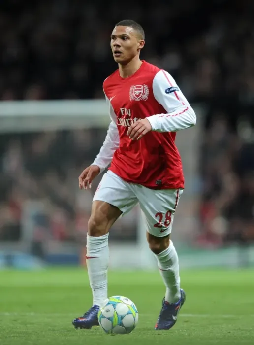 Framed Print : Kieran Gibbs (Arsenal). Arsenal 3: 0 AC Milan. UEFA Champions League. 1st Knock Out Round, 2nd Leg