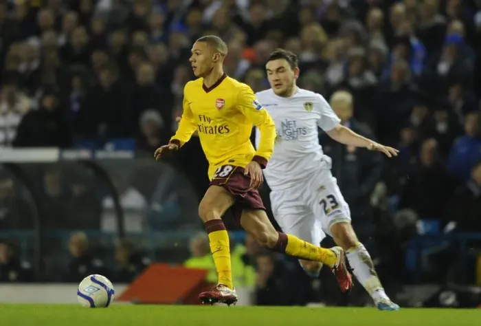 Framed Print : Kieran Gibbs (Arsenal) Robert Snodgrass (Leeds). Leeds United 1: 3 Arsenal