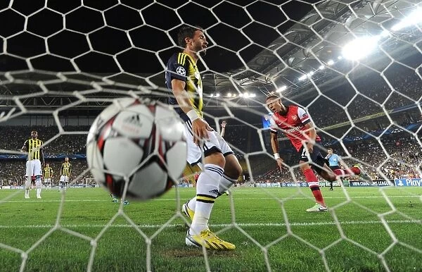 Kieran Gibbs Scores First Arsenal Goal in Champions League Against Fenerbahce, Istanbul 2013